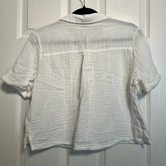 Old Navy Crinkle Gauze Loose Button-Down Shirt - Picture 5 of 8